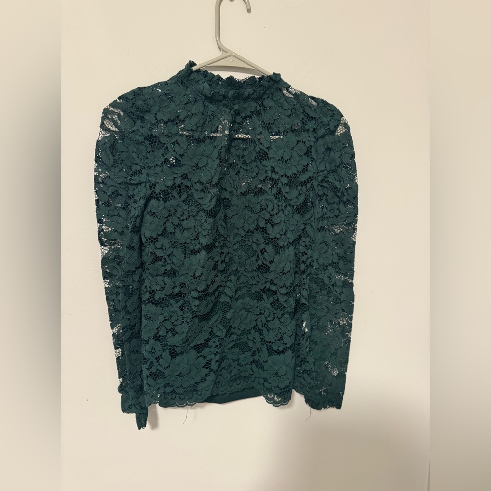 Long sleeved lace top Xs